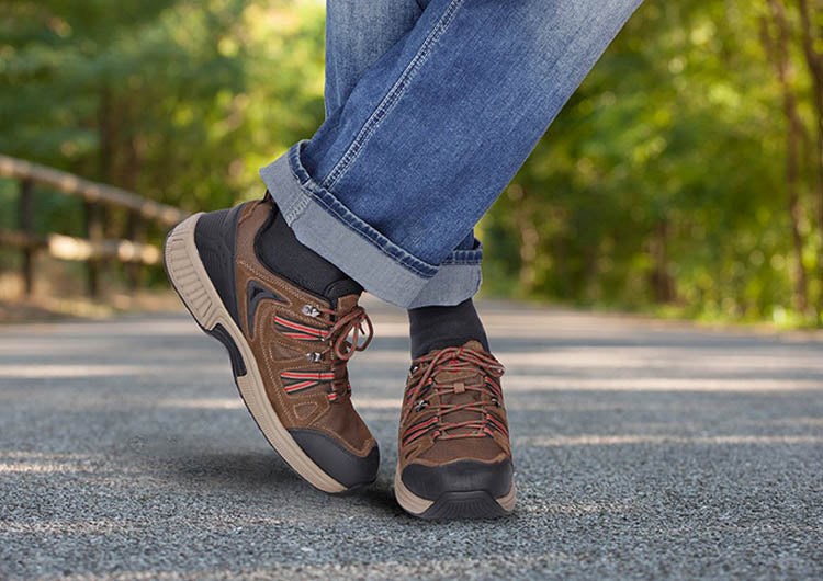 Brown Orthofeet Outdoor Walking Orthopedic Men's Sneakers | MADCX7645