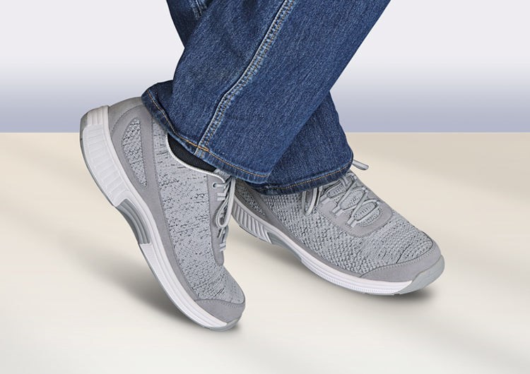 Gray Orthofeet Athletic Orthopedic Diabetic Men's Sneakers | ZTSHR6730